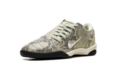 Total 90 SE WMNS"Olive Aura Pale Ivory" IB4204 301