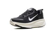 Vomero 18 WMNS"Black Summit White" HM6804 005