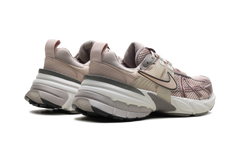 V2K Run WMNS"Particle Beige College Grey Light Bone" FD0736 201