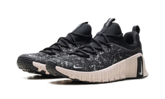 Free Metcon 6 SE WMNS "Black Silt Red" HV2017 001