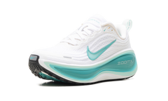 Vomero Plus WMNS"White/ Bleached Turquoise" HV8154 100