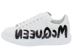 Oversized Graffiti White Black