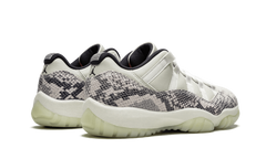 11 Retro Low "Snakeskin Light Bone" CD6846 002