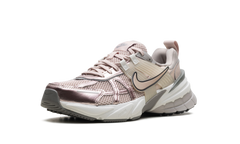 V2K Run WMNS"Particle Beige College Grey Light Bone" FD0736 201