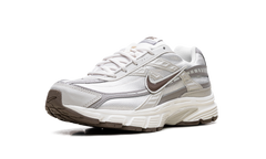 Initiator WMNS"Phantom Light Bone Sail Mink Brown" IB4339 001