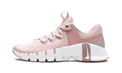 WMNS Free Metcon 5"Pink Oxford" DV3950 600
