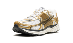 Zoom Vomero 5 WMNS"Metallic Gold" HF7723 001