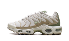 Air Max Plus WMNS"Light Bone/ Honeydew/ Alligator" DX8954 001
