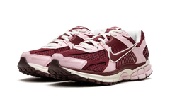 ZOOM VOMERO 5 WMNS"Pink Foam" FN7196 663