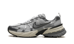 V2K RUN WMNS"Pure Platinum Wolf Grey" FD0736 003