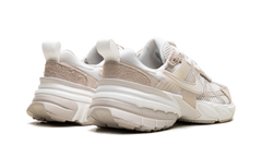 V2K Run WMNS"Sail Sand Drift" HV3917 133