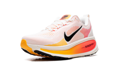 Vomero 18 WMNS"Sail Bright Crimson Laser Orange" HM6804 100