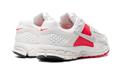 Air Zoom Vomero 5 WMNS"Siren Red" HF5072 133